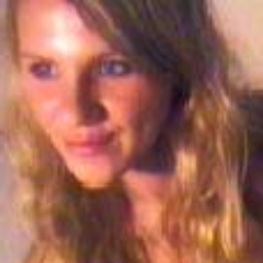 Your new Twitter friend!! I'm a student and a cam model so distract me from my work please!!