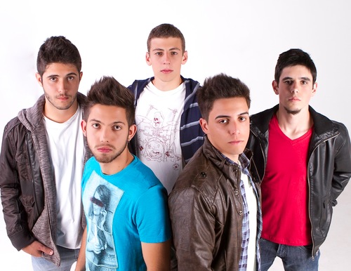 Banda de Pop Rock cascavelense. 
https://t.co/TCH1eJC7
http://t.co/e3UEH7bs