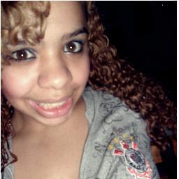 Eu sou uma menina cheia de misterios e de encantos uma mulher q sabe o quer uma menina q brinca e mulher q luta... uma corinthiana!!!