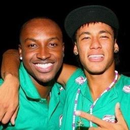 Fã Clube  ~ Masculino ~ Siince: 06/10/2012 Ask : http://t.co/SmVZSu5K9W Namorada : @ToqueSantana