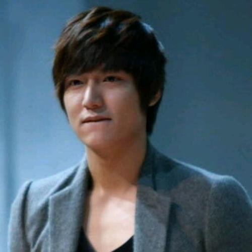 actorleeminho_o's profile picture. selalu bingung sebenarnya lo suka aku apa engga-________-