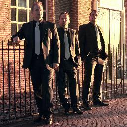 AtOnceMusic's profile picture. 3 vrienden, 3 stemmen, 1 missie! At Once bestaat uit de zangers: Jacob Schenk, Marco Hoorn en Jaap Kramer.