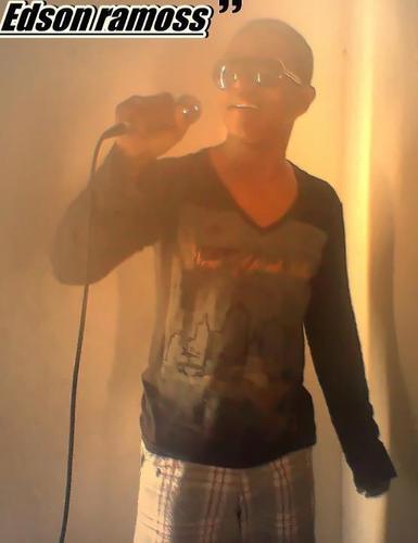 EDSON FRANNCA SOU DE SERRINHA  BA,TRABALHO COM MUSICA,CANTO SANBA, MPB, POP, ARROCHA, FORRÓ E TUDO MAIS...QUEM QUIZER COMPRAR MEU SHOW É SÓ LIGAR(04175)92183573
