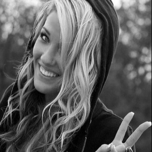 fiya_bomb's profile picture. not shy so don't be afraid. #teamiphone #teamidgaf #teamphuckyofeelins