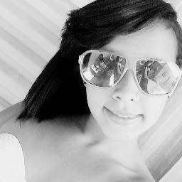 ∿    '  ⋆Do que adianta me descrever se você vai acreditar no que os outros falam de mim.
http://t.co/mTRULxVN