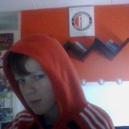hey ik ben nick 13 jaar altijd iets geks van plan en hou van voetbal,vuurwerk,gamen en niet naar school gaan;)