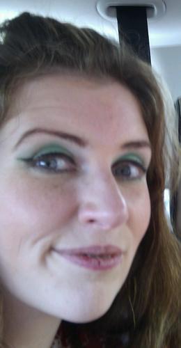 Mum of 4, i am passionate about birth & creative learning, my specialities are creative birth preparation, birth art, dancing for birth classes  :-)