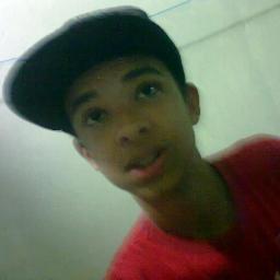 Se a morte for descanço,prefiro viver cansado ;) SigoDeTodosDeVolta...só avisar que ta seguindoo õ/ || GALERA não dêem UnFollow em me .. jaja to na ativi d novo