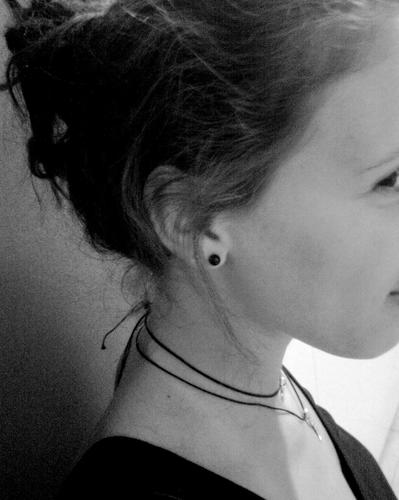 Amo disegnare,leggere,consigliare,e credo fin troppo nel destino..