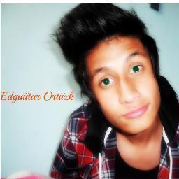 Cantante y Representante de Memes ._____.