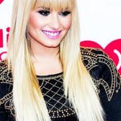 E assim do nada, vocês se tornaram tudo pra mim. @ddlovato @BrunoMars