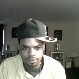 College Boy!!!!! #TeamAquarius...#TeamLightSkin...#TeamGymRat #WESTSIDE CHIT-TOWN #TeamMommasBoy #TheGoldenChild #TeamDollazUp #GoodVillians