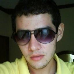Estudiante de Turismo, por lo mismo me encanta viajar y conocer mucha gente, sencilla pues, SIGANME.