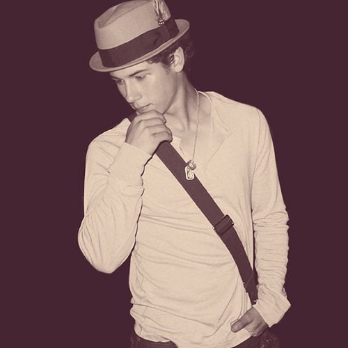 ◑‿◐ ♥ Verified Disney Fan ♥ ☮ι ℓσνє αηутнιηg ∂נѕηєу and more! ♥ ••••••••••••► ƒσℓℓσω мє ツ since 12/03/09 ♥ ◑‿◐