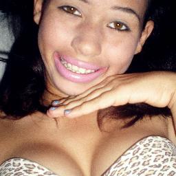 '* tenho 13 anos , namorando, sou shata ,  pαulista , sonhadora ,sagitáriana, tenho mt ciumes ;$ melhor amiga @siarasilva ;$ Irmã da @baarbieloira_ amovcs3