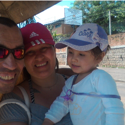 Sou amigo, sincero, muito família e trabalho como autônomo, empresa de Marido de Aluguel formalizada pelo SEBRAE.