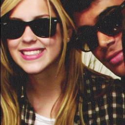Porque mesmo tão longe, é você que me conforta quando tudo parece dar errado. @sophiaabrahao , Princesa ❤ Since: 19/02/12