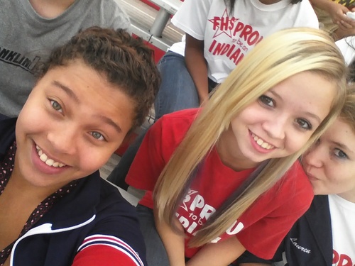 im a high school, and allstar cheerleader i go to franklin high school i love all my friend and family from vegas and #taken 11.6.12