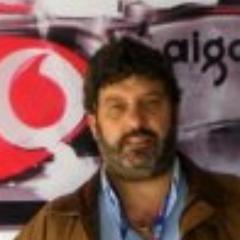 Arquitecto. Periodista. Comentarista de F1. Fotografía.
Trabajó en TV Canal 4, Radio 1010 AM, Diario, Web, Revista Meta Fierro