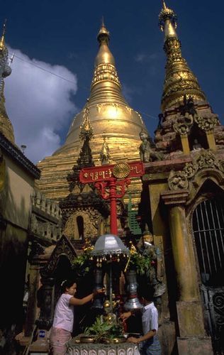 DtyDixson's profile picture. Nobody gets to live life backward. Look ahead, that is where your future lies.