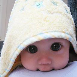 fake smile.. yeahh :D