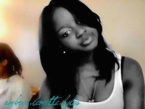 BLUBRRYBLNTBLWR's profile picture. F E A R L E S S . . .