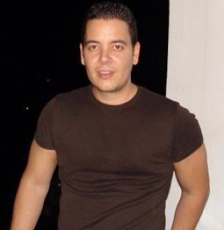Soy fuente generadora de canas y arrugas...con el simple objetivo de disfrutar lo que he hecho y lo que me queda por hacer!!!!...