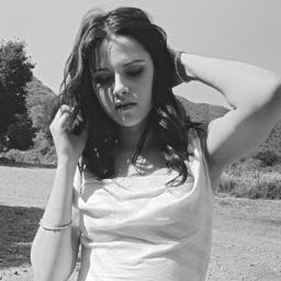 MagneticMia's profile picture. 21+ Role Play Account