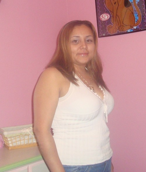 I'm a wife & mother of 4 beautiful girls...Luv 2 go out (drinkn & dancn) w/my hubby & watch my girls play soccer...Luv my life as a wife & a mother..