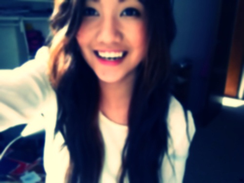 Hi! I'm Monique, I was too scared to run my own twitter, so I chucked my mates name in. :)
ILOVELOVELOVE1D, it's like nothing I can explain. c; x