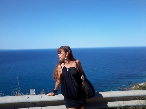 RosyDamu's profile picture. 