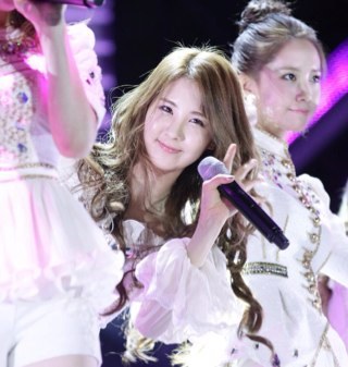 อันยอง ! ฉันซอจูฮยอนมักเน่แห่ง SNSD ค่ะ *ยิ้มหวาน* ฉันเรียบร้อย(?) น่ารัก สดใส น่าเอ็นดู ฟอลมาคุยกับฉันสิคะ *วิ๊ง* #lolbot 23/09/55 Just bot not real ~