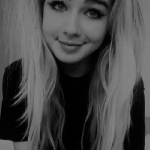 Hello loves(: I am Breanne and I am 15. I love listening to music its my life(: