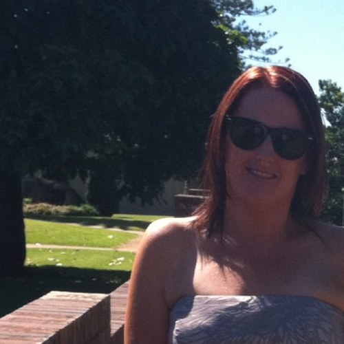 vbb69's profile picture. Nurse, Robert Pattinson and Jackson Rathbone fan, 100 Monkeys Junkie, Pink Fuzzy Animal lover, KOL, Muse and all round music obsessed!!!!