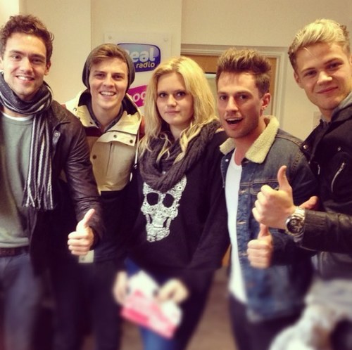 Joel follows:)
Follow my personal @jesssoram and tweet for a follow back, never use this