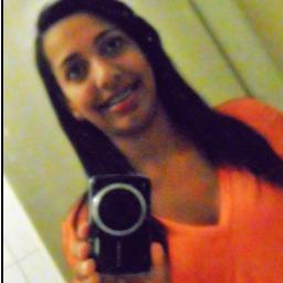 17 anos, Pernambucana, estudante, evangéliica, SUPER legaal, cooperativa, ciumenta , abusada,Chata...queer sabeer (?!) Seguee ae pow, te sigo tbm =D