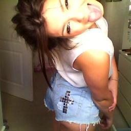 lina.16.born on 29 august.living young, wild and free. helen the name of my best friend.I'm a directioner. Zayn Malik is hot.i follow back, dont worry.the end.