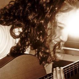 LuSeva's profile picture. Amante de la música..Tonta que se pone canciones tristes cuando está mal ¡Quiero ser maestra! Melancólica, pero sobre todo.. Soñadora. Amiga fiel de mis amigos.