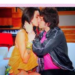 @ChayLeao Miinha viida sem vc nao existe. @UmaChameleiraCh , @OnlyMelndChay , @Gamda_Em_RBR e @ViciadaNoSued