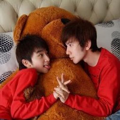 100 free gay pictures robin cousin gay