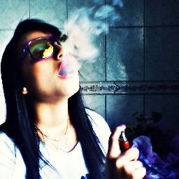 Deixe que falem mal de você. As pessoas costumam criticar quem elas gostariam de ser.  #Follow_me! ;*