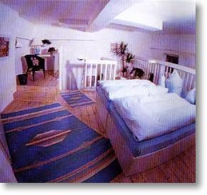 Privathotels in Hamburg online reservieren.
Bestandteil der http://t.co/mhC2jPMr0L
Telelon 0421/7903051