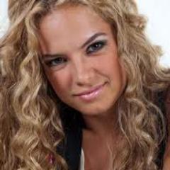 @lua_blanco você e o motivo do meu sorriso e o motivo da minha alegria Te Amo