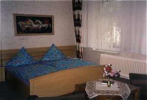 Gute 2-3 Sterne Hotels und Pesnionen in Duisburg online reservieren.