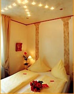 Privathotels in Karlsruhe online reservieren. Bestandteil der http://t.co/HQAiK5m3Bt
