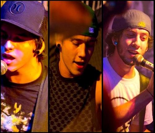 somos a banda For3Guys! formada por: Bruno(guita/vocal) Leandro(batera) e Jhow(baixo/b. vocal)