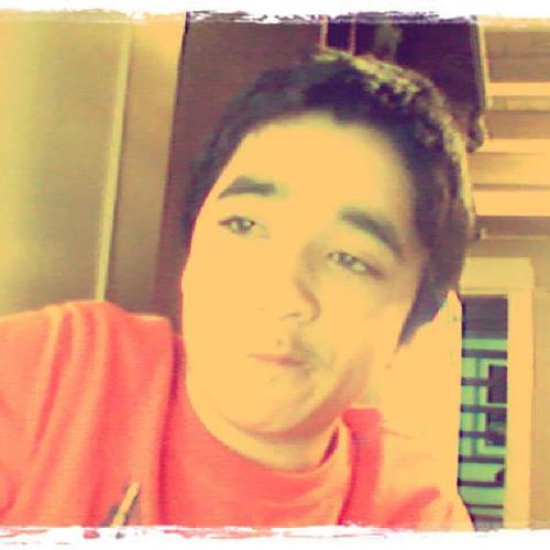 Hola !! Soy Hugo Cea Y TenGo Unos Ojos Azules !! :D xD