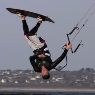 Cofondateur de DIGIT dans la région de Rouen. Passionné de kitesurf et de batterie