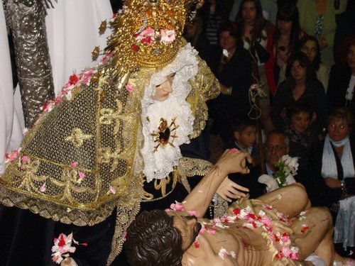 Twitter Oficial de la Ilustre y Venerable Cofradía Sacramental de Nuestra Señora de las Angustias y el Santísimo Cristo de la Buena Muerte de El Ejido (Almería)