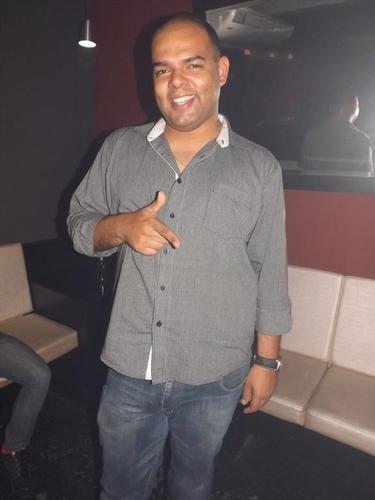 Promotor de Eventos e Produtor do Bonde do Tubarão, Formado em Direito, Simpático, Educado, Culto e Louco!